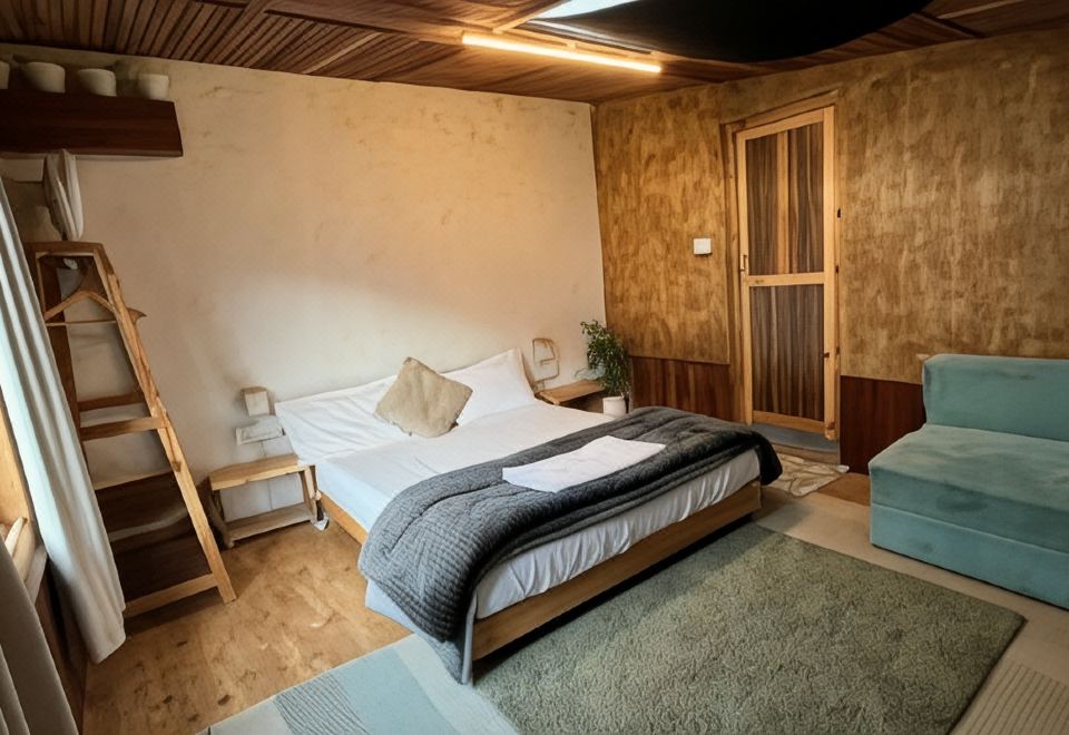 Aloha Riverside Chalet