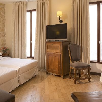 Executive Triple Room Hotel Europe Saint Severin Promo Code