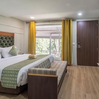 Deluxe Room with Garden View Alps Resort Promo Code