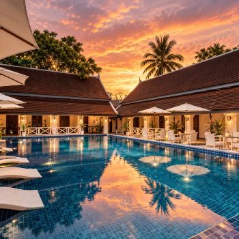 Jing Land Palace Hotel (Phousi Mountain Sunset Viewpoint &Downtown Mekong Riverside Hotel)