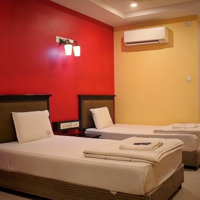 Standard Twin Room with Air Conditioner