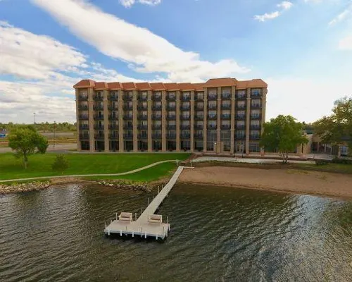 DoubleTree by Hilton Bemidji Hotels in Bemidji