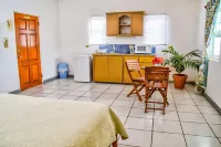 CoCo Rose Guesthouse Hotel di 