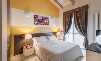 Hotel Maranello Village - Housity