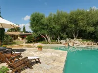 Holiday House for 6 Persons, with Swimming Pool Hotels in Buger