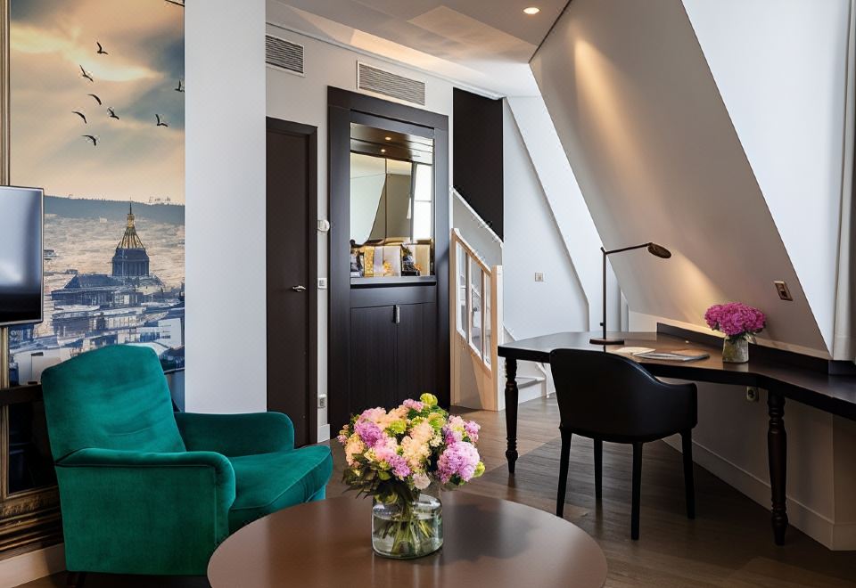Hotel Indigo PARIS - OPERA by IHG1 Queen Bed 1 Bedroom Duplex Suite With Single Sofa Bed With Eiffel Tower View
