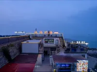 Light Luxury · Listening to the Waves by the Sea Seaview Homestay Hotels in 