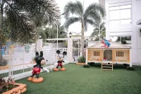 Villa Excellance Beach & Wave Pool Resort - Suites & Villas