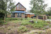 Mountain Cabin w/VIEWS in Brian Head, Utah! Fun to be had Winter, Summer & Fall!