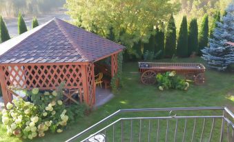 Hotelik Pod Lwami - Housity