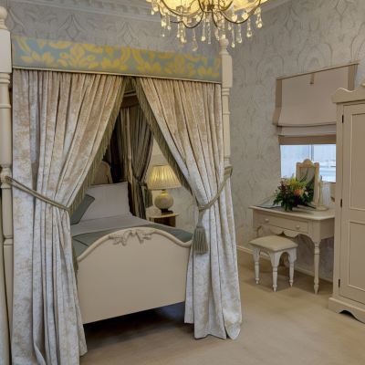 King Suite （Four Poster Bed）