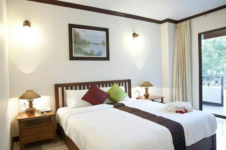 ห้องดีลักซ์ เตียงใหญ่ 1 เตียง