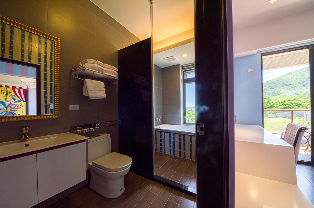 旋转跳跃四人房