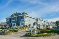 Sand Pebbles Inn Hotels in 