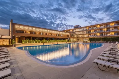 Sky Blue Hotel & Spa Hotel di 