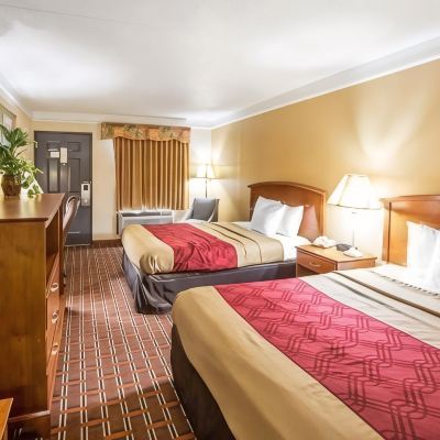 Room With 2 Queen Beds, Smoking Econo Lodge North Knoxville Promo Code