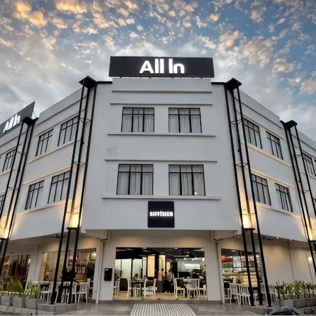 All in Hotel Отели в г. Перлис