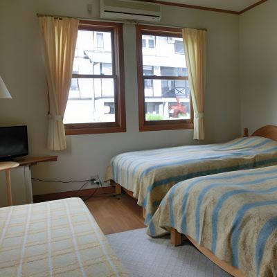 [3 People]Relaxing Western-Style Room with Warm Light/16 Square Meters[Triple Room][Non-Smoking]