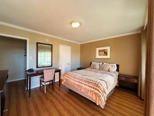 Royal Inn and Suites