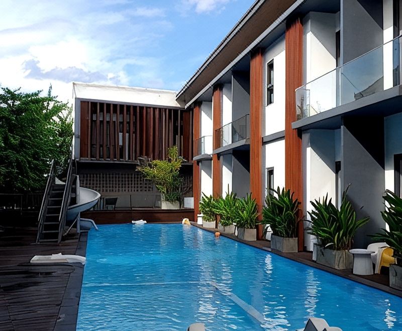 River Kwai Bridge Resort 2 강변 테라스 조식 공간