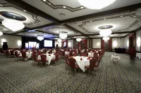 Chateau Lacombe Hotel