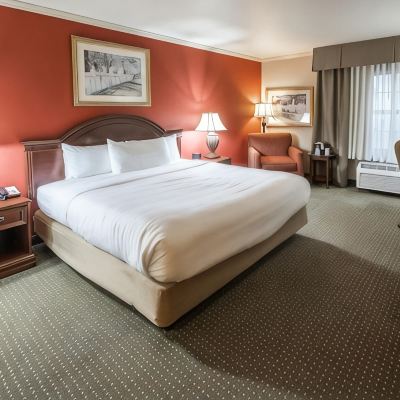 Suite, Multiple Beds, Non Smoking The Elms Hotel Promo Code