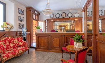 Hotel Garni Corona - Housity