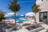 Gallery Luxury Suites & Rooms-Only Adults