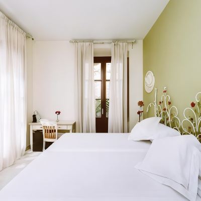 Superior Room Basic Hotel Doña Manuela Promo Code