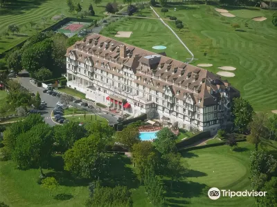 Hôtel Barrière L'Hôtel du Golf Deauville Hôtels à : 