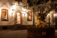 Romantik Hotel Landschloss Fasanerie Ξενοδοχεία στην πόλη 