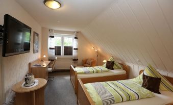 Landhotel Möllhagen - Housity