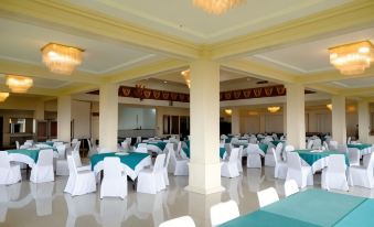 Queen Garden Hotel & Apartment - Housity