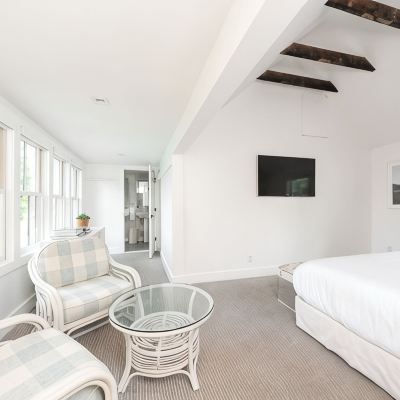Deluxe King Suite-Non-Smoking White Moose Inn Promo Code
