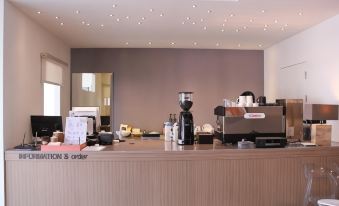 Wood House Hotel - Housity