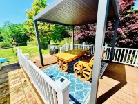 Charming Waterfront Home: Spacious, Modern, Near Attractions & Universities