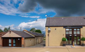 Church Farm Lodge - Housity