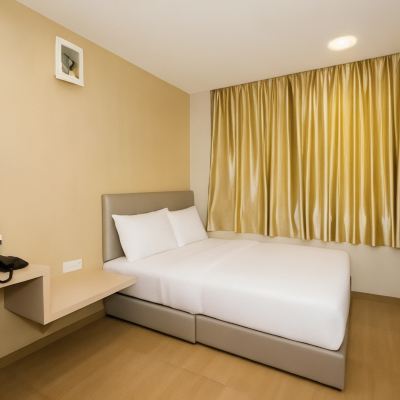 Deluxe Queen Room Kupon 888 Boutique Hotel