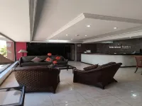Miramar Suites Hotel di 