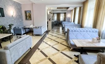 Golden Apartments - Housity