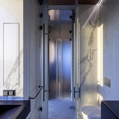 Suite-1 King Bed Top Floor Whirlpool Fireplace Separate Living Room Walk in Closet Air-Conditioned B'Mine Hotel Frankfurt Airport Promo Code