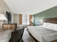 Quality Inn & Suites Hotels in Santee