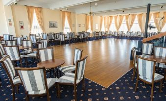 Ocean View Hotel - Housity