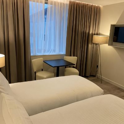 Twin Room Ensuite Axiom Park Hotel Promo Code