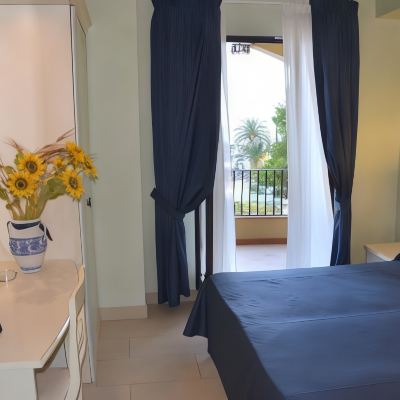 Deluxe Double or Twin Room with Sea View