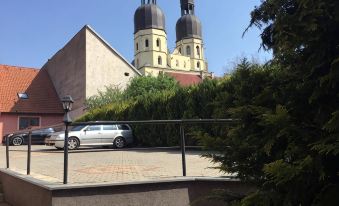 DEPENDANCE PATRIOT Trnava - Housity