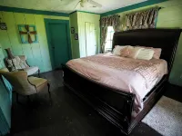 Old Fashioned 1930s Country Cottage Retreat in Plantersville - Near TX Ren Fest Hoteles en Condado de Grimes