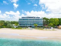 Luxurious Oceanfront Condo with Rooftop Pool on Brighton Beach– Sleeps 4 Hotel di 