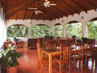 Relaxing Carrillo Bay-Walk to Beach, Restaurants,  3-7 bdrms great for families. Hotels in Puerto Carrillo