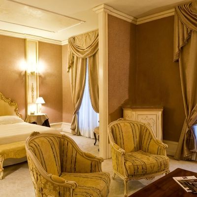 Deluxe Suite with Side Grand Canal View Ca' Sagredo Hotel Promo Code